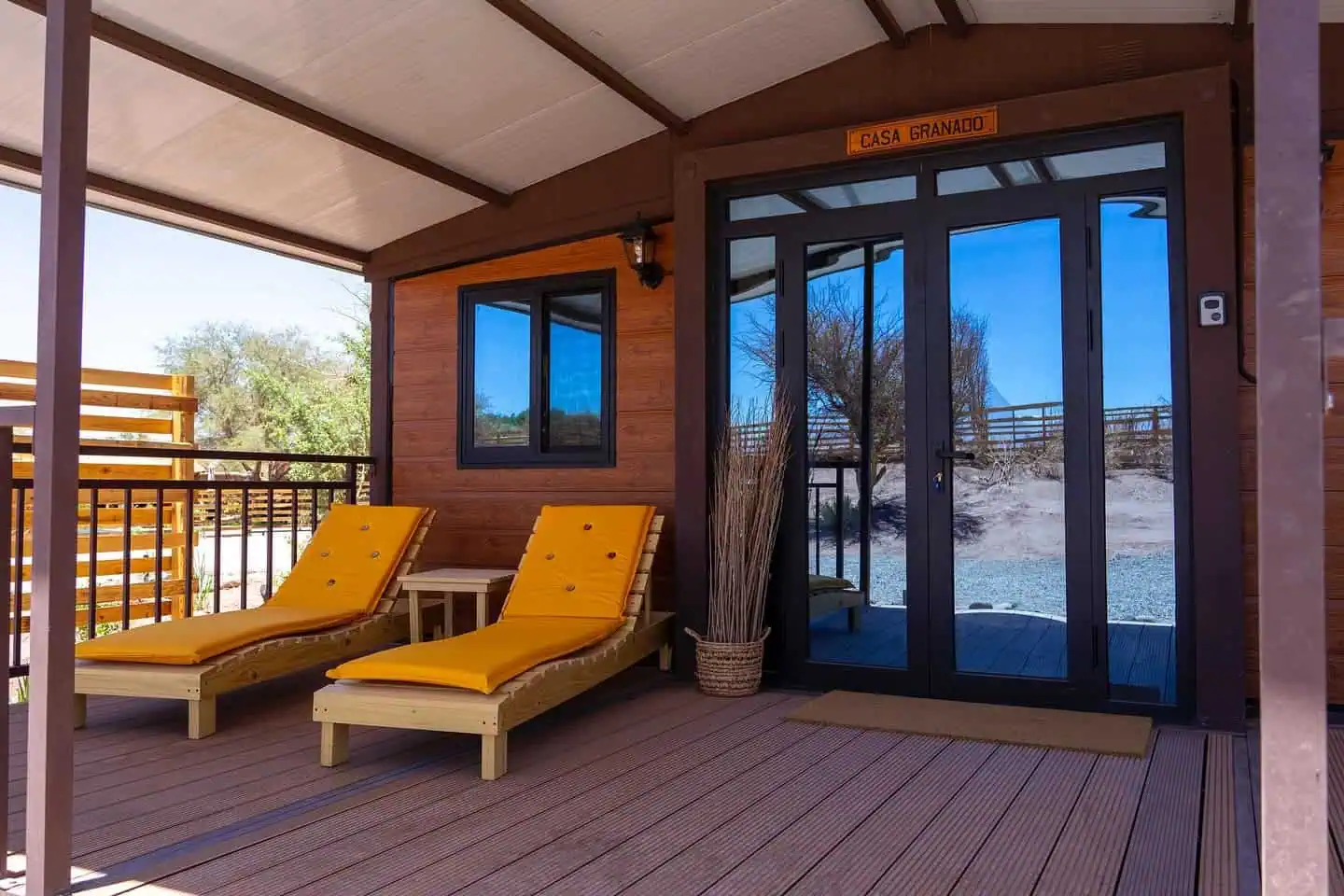 Front view of Luna de Chañares cabin